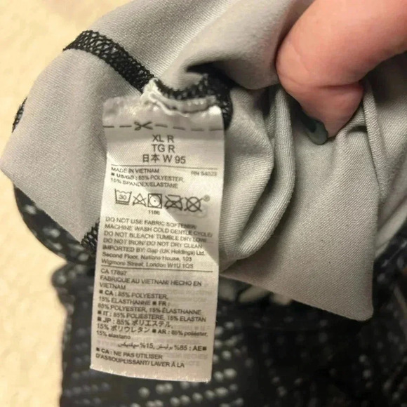 Women’s Gap Fit Cropped Leggings Size XL - Picture 3 of 3